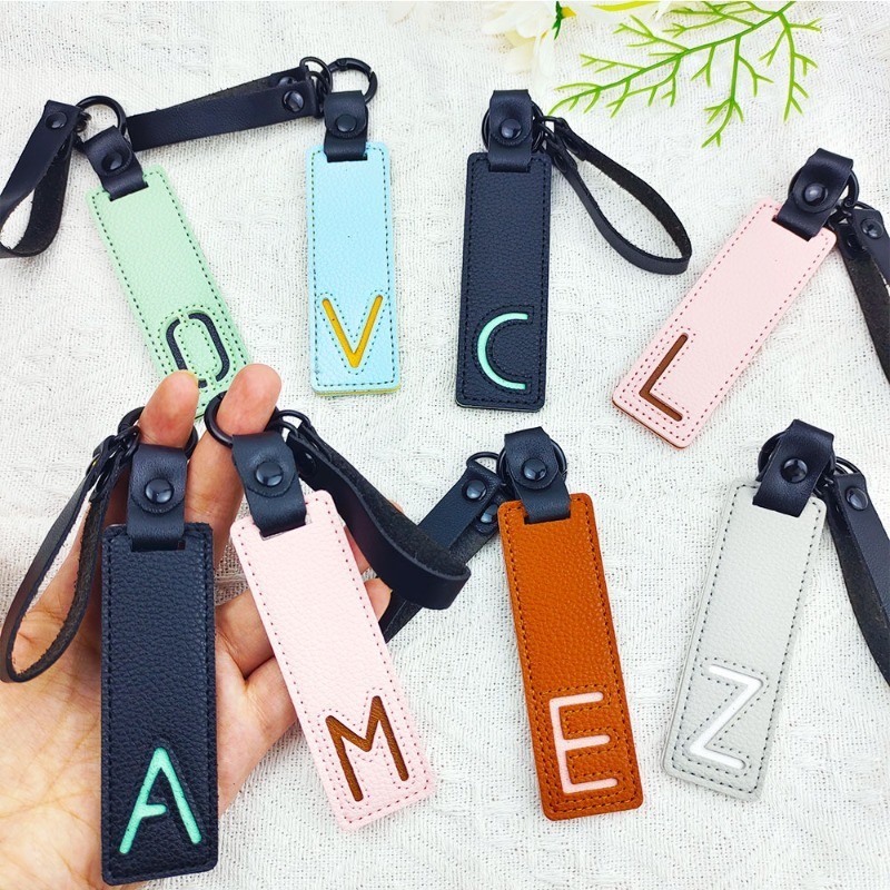 Monogram Keychain Leather - Gantungan kunci kulit Pu klasik A-Z