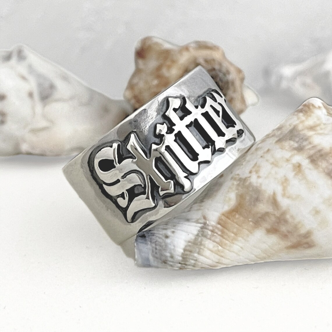 Initial Ring Custom - Cincin Gotik Pria 12MM Cincin Nama