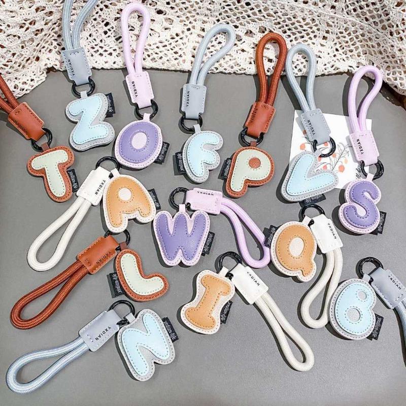 26 Alfabet Gantungan Kunci Kul - Monogram Keychain Leather ulasan dan harga