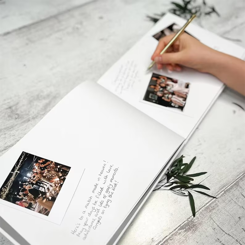 Buku Tamu yang Dipersonalisasi - Custom Photo Book ulasan dan harga